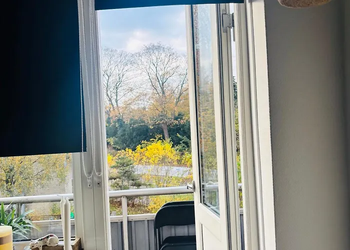 Lejlighed Hyggeligt Kunst Studie Tæt På Vandet *